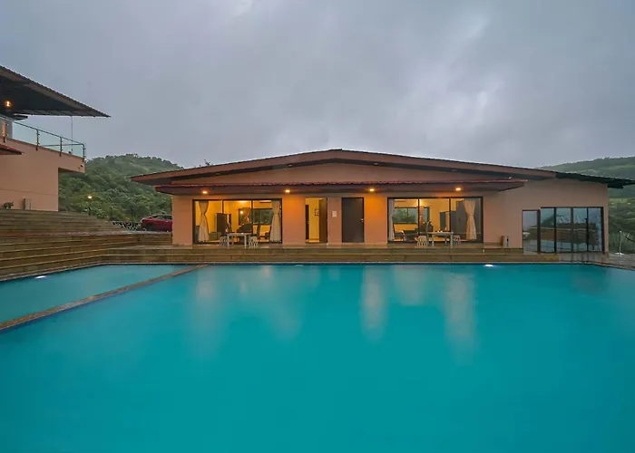 Stayvista'S Lake Mansion - Lakeside Villa With Mountain View, Large Pool & Sprawling Lawn Lonavala